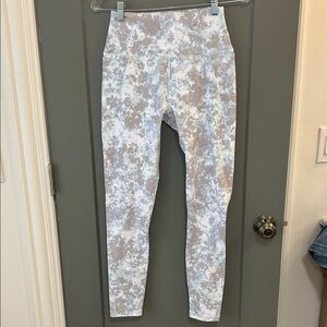 Mono B  Print Leggings Size Medium NWOT